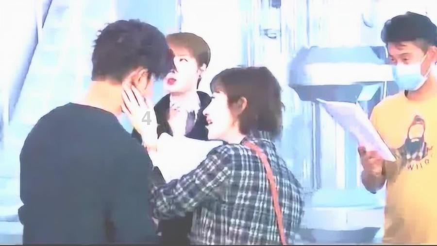 街舞还得看王一博，嘻哈风舞台秀火出圈，引发全民翻跳热潮